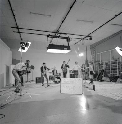 Grabación de video-clip para afamado grupo "garage punk" Doctor Explosion en los estudios de Santy Comunicación.